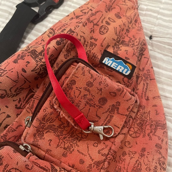 Meru Sling Bag - Picture 11 of 15